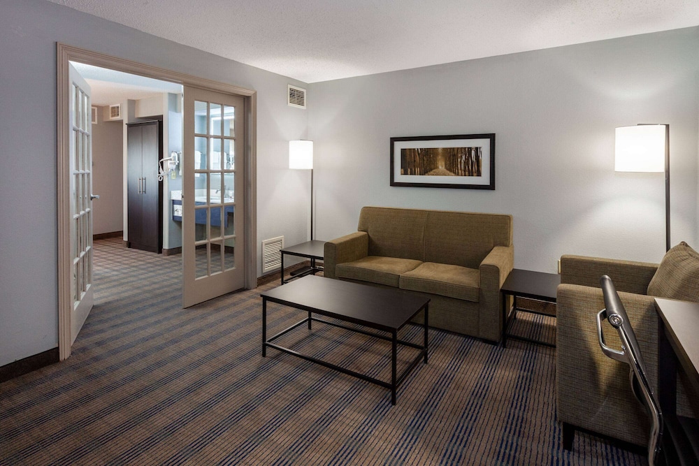 Americinn By Wyndham Peoria 36/59