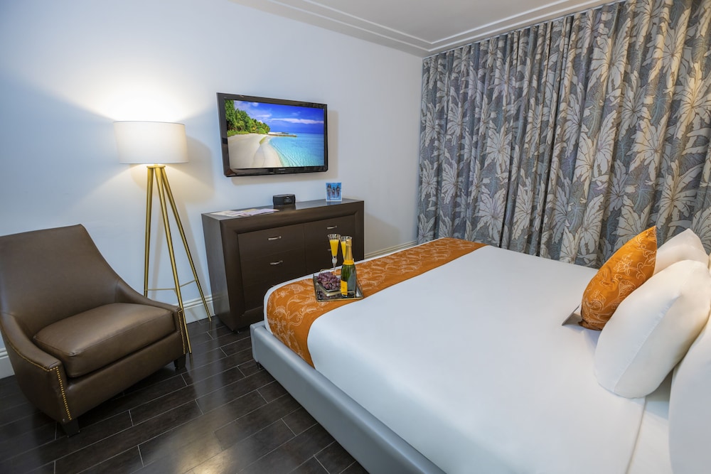 Riviera Suites South Beach 23/65