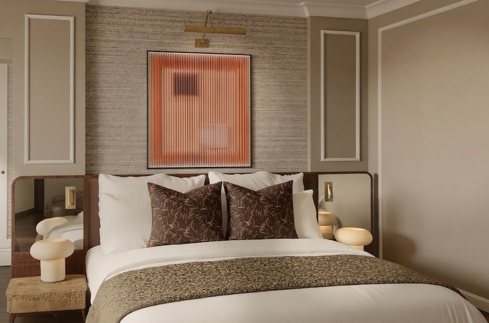 Tower, Suite, King Bed