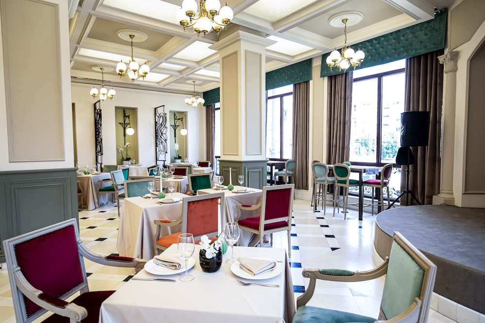 GRAND HOTEL TRAIAN 23/34