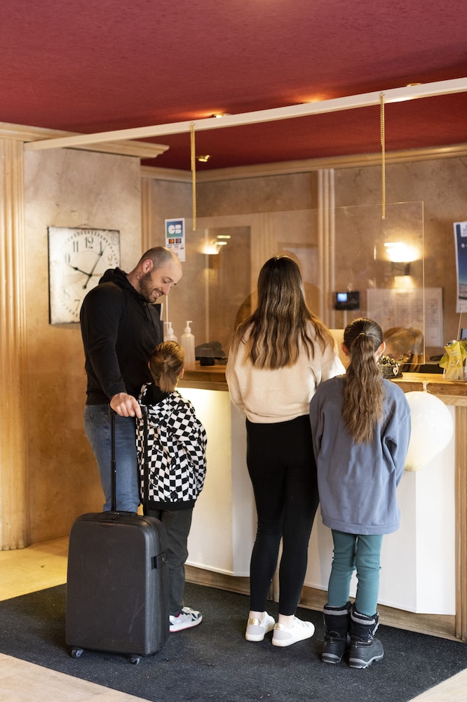 Hotel La Tarentaise 26/50