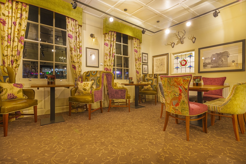 Tudor House Hotel 72/85