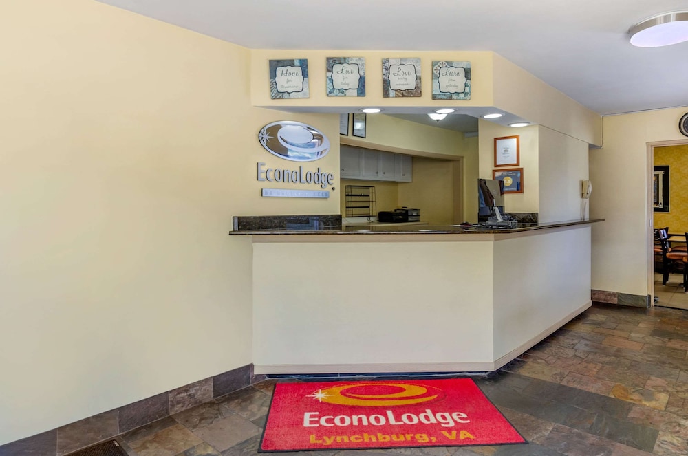 Econo Lodge Lynchburg, VA 8/50