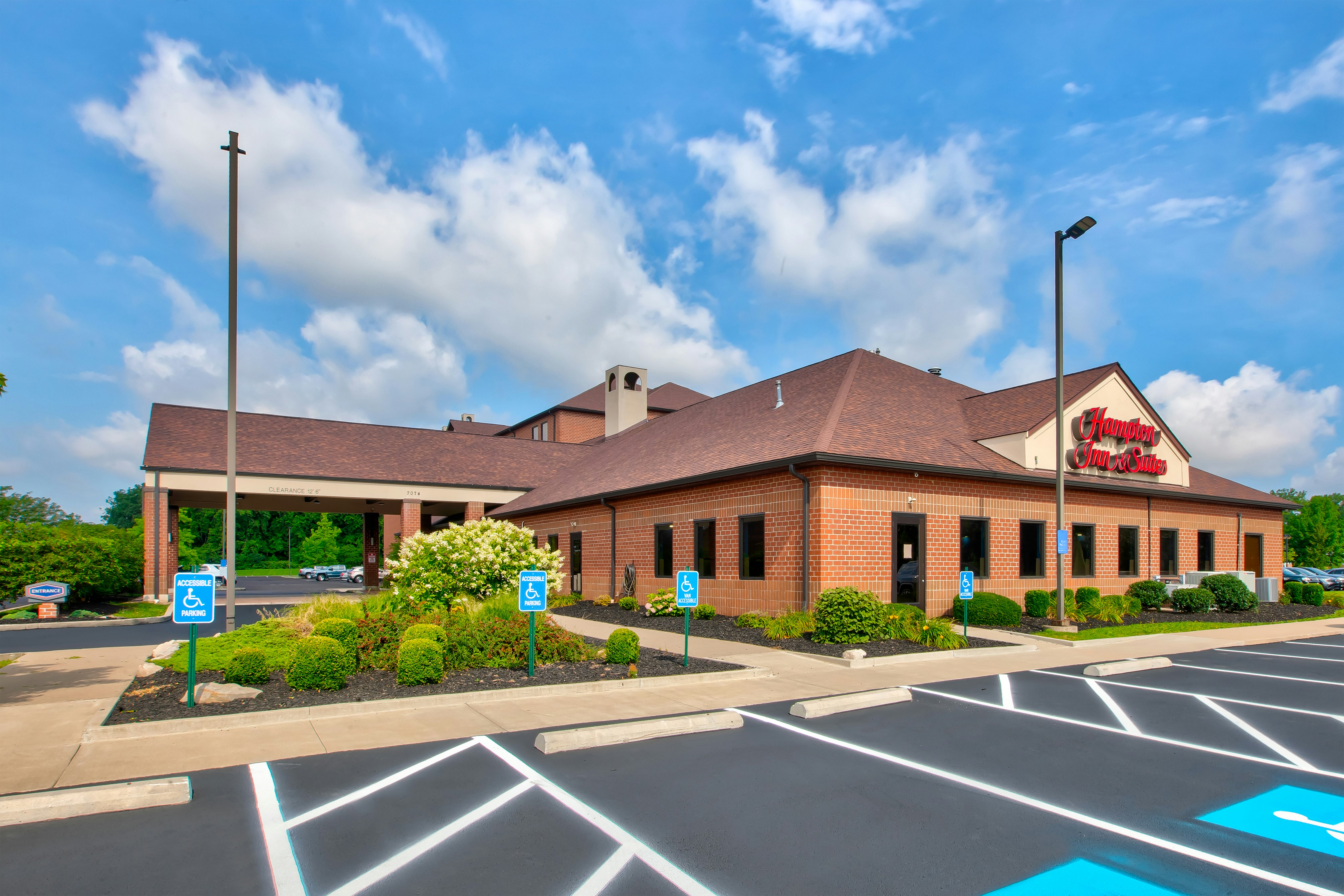 Hampton Inn & Suites Cleveland-Airport/Middleburg Heights 37/39