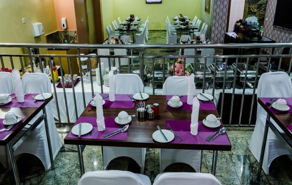 3j Apos S Hotel Ltd 53/64