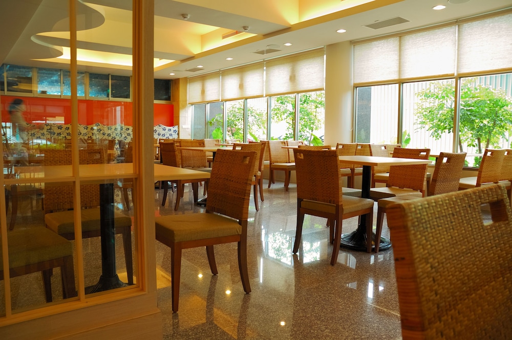 Ocean Hyaline Hotel 42/47