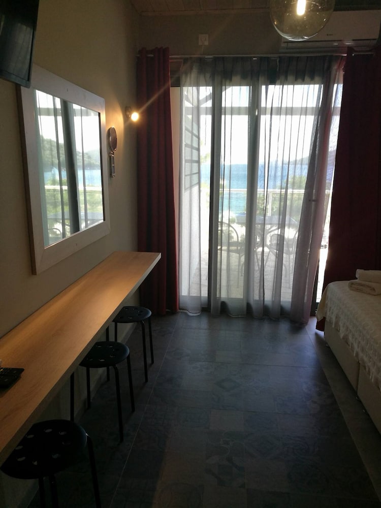 Rouda Bay Beach Hotel 23/50