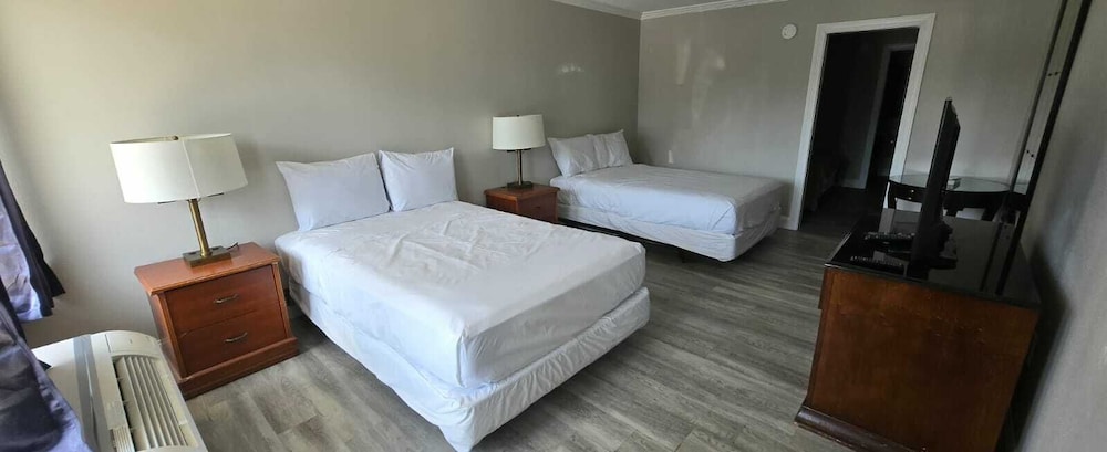 Riverside Inn & Suites by OYO Danville Ceaser Casino 43/68