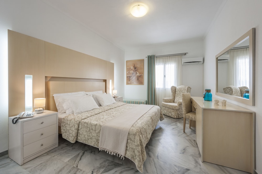 Narges Hotel 12/50