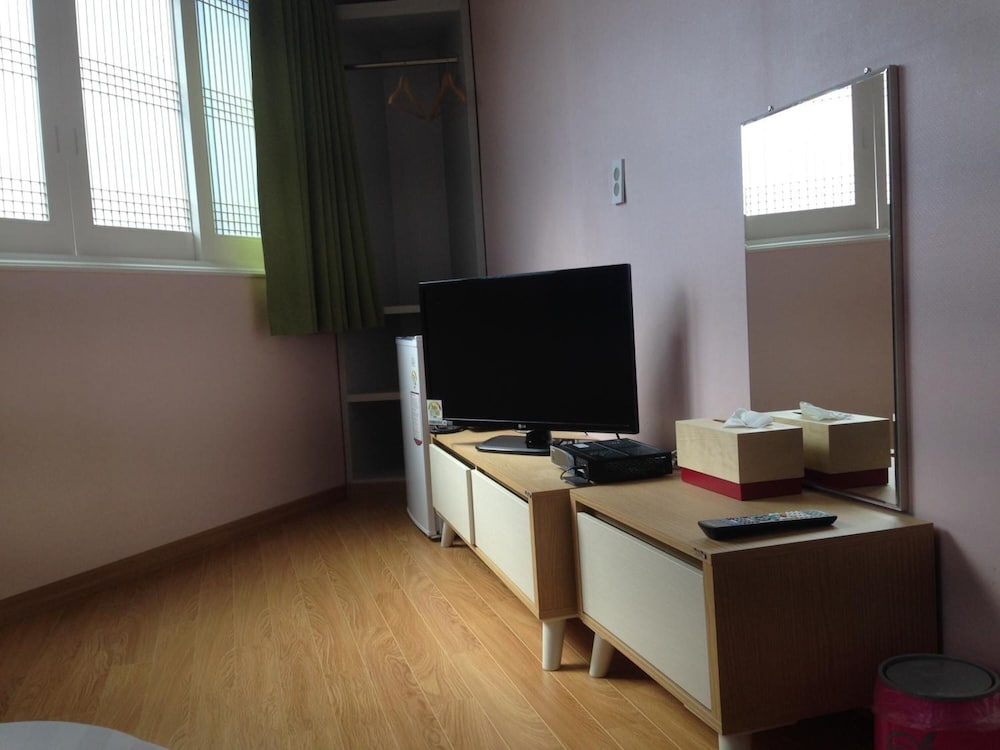 Jeju R Hotel Guest House Hostel 34/60