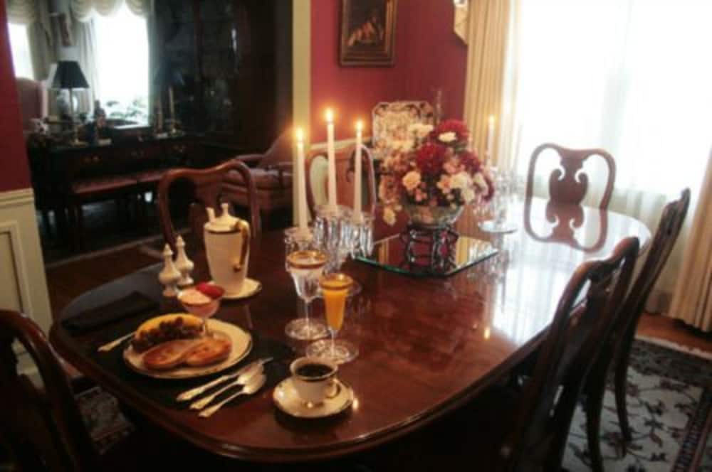 Moore House Bed And Breakfast 13/30