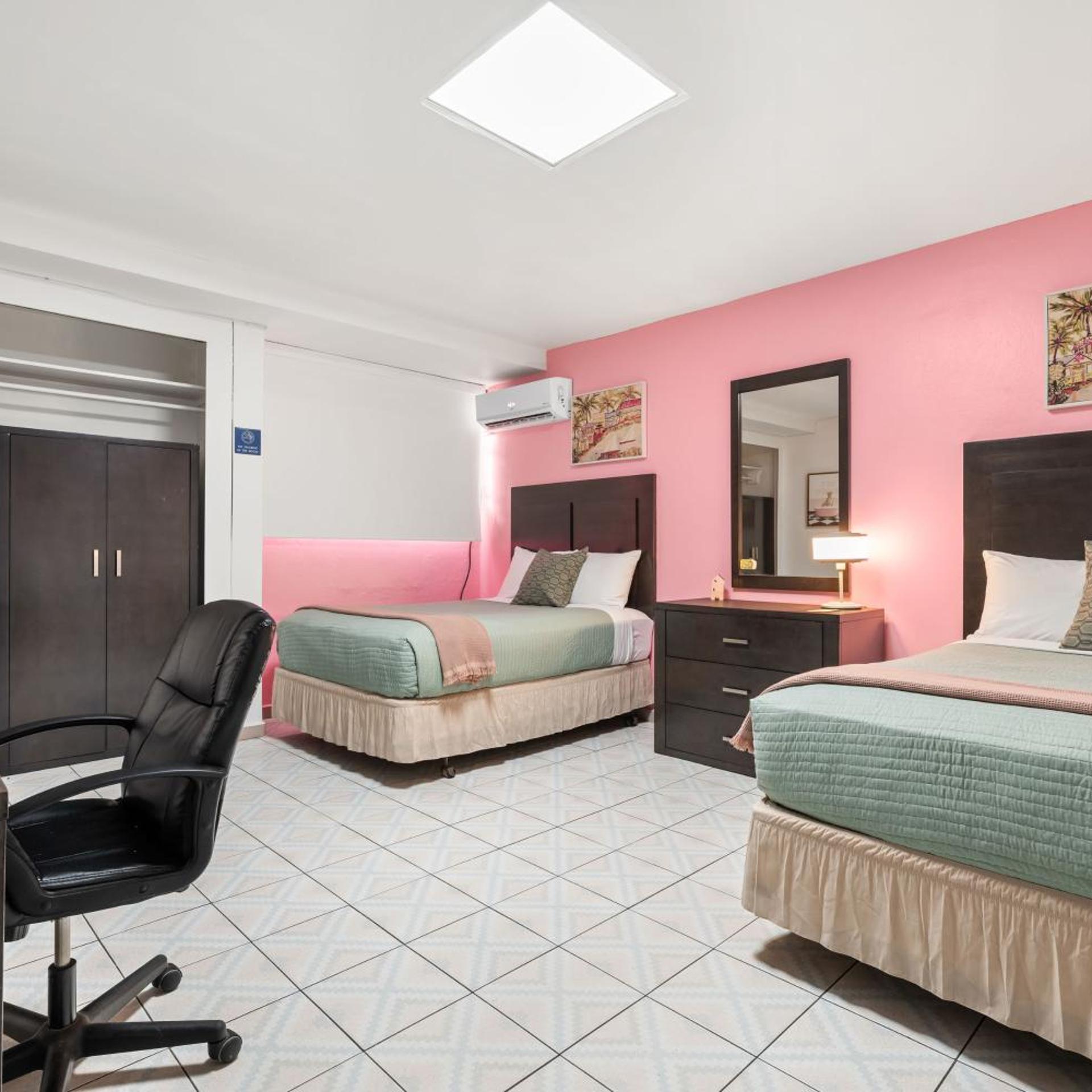 BORINQUEN BEACH INN 26/39