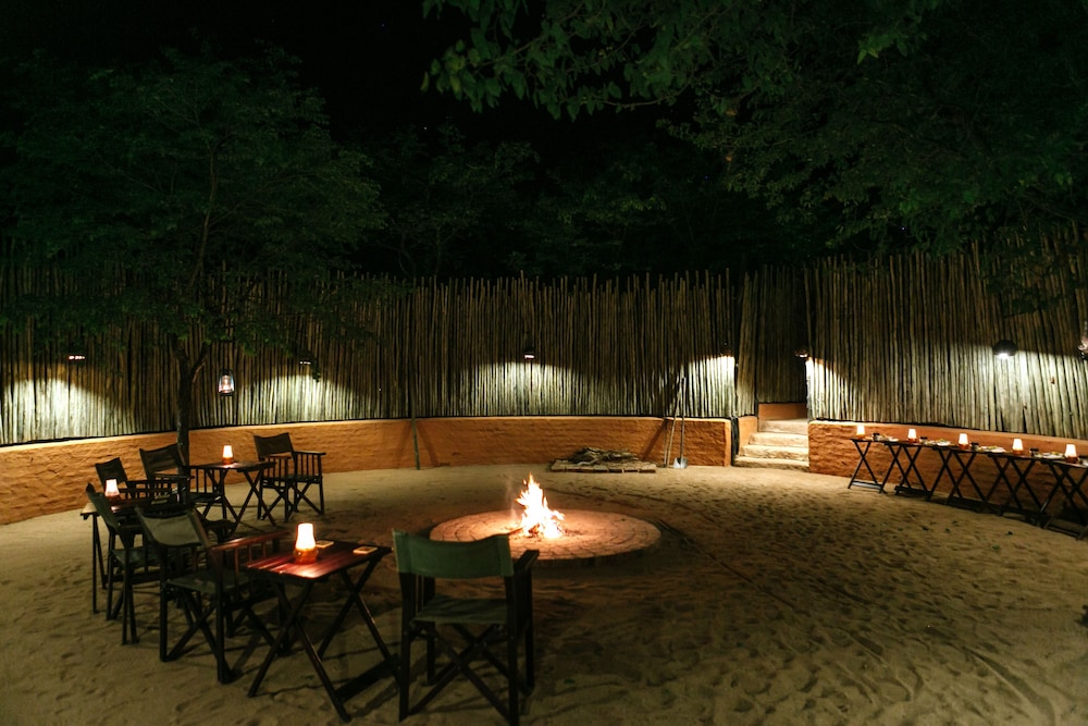 Mopane Bush Lodge 21/34