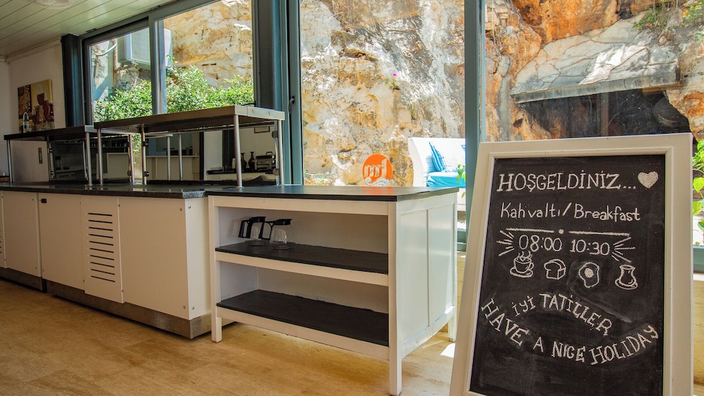 Kas Maki Hotel 8/50