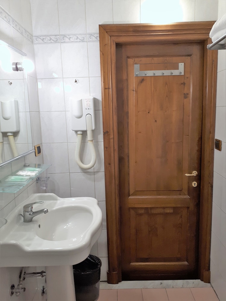 Hotel Sweet Home 46/49