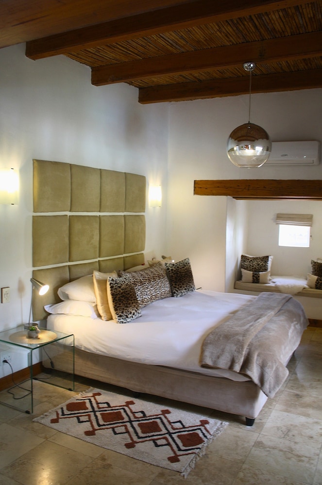 Rothman Manor Guest House 12/50