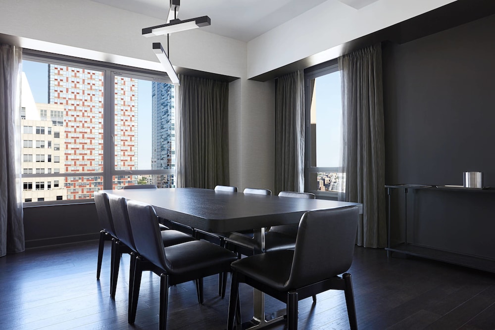 Marriott At the Brooklyn Bridge 50/54