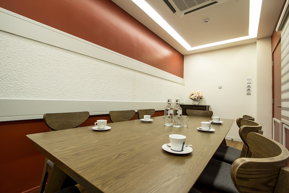 Bloommaze Boutique Hotel 61/69