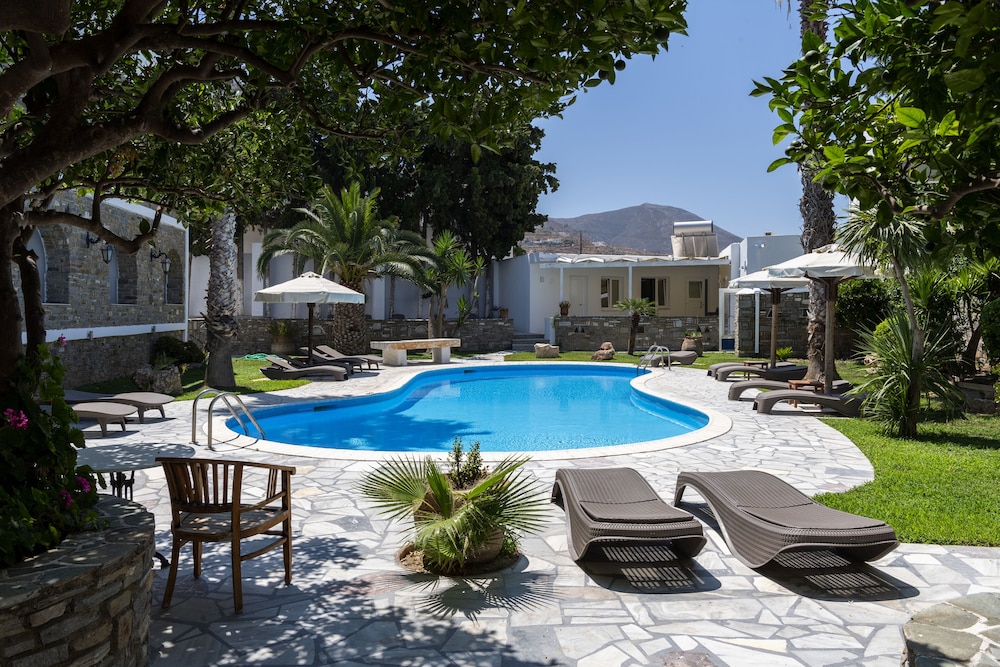 Galinos Hotel 60/73