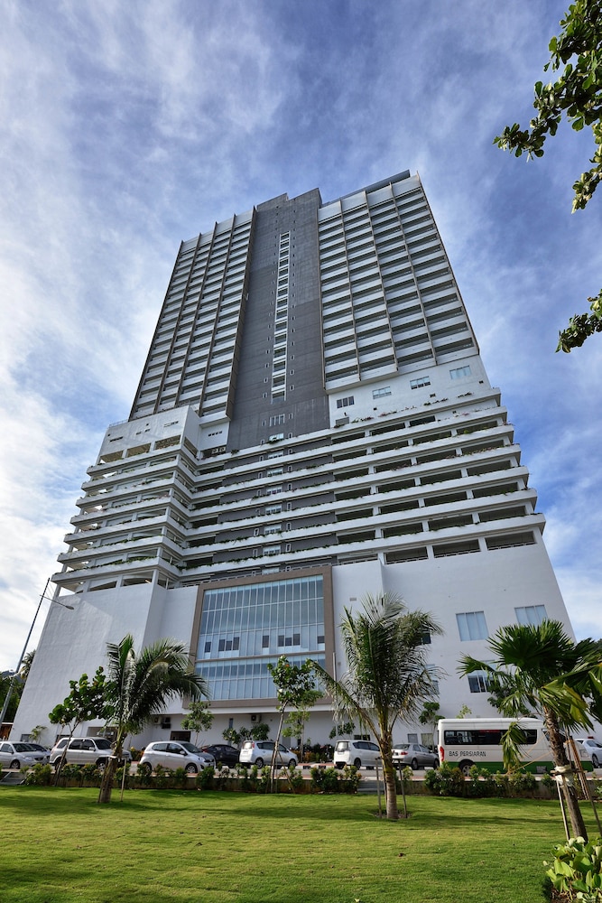 Lexis Suites Penang 43/47