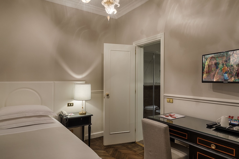 Plaza Hotel Lucchesi 49/50