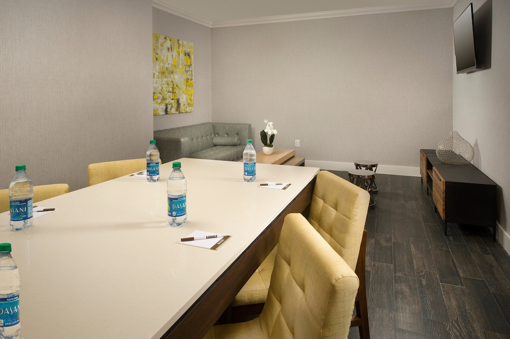 Staybridge Suites Miami Doral Area 49/55