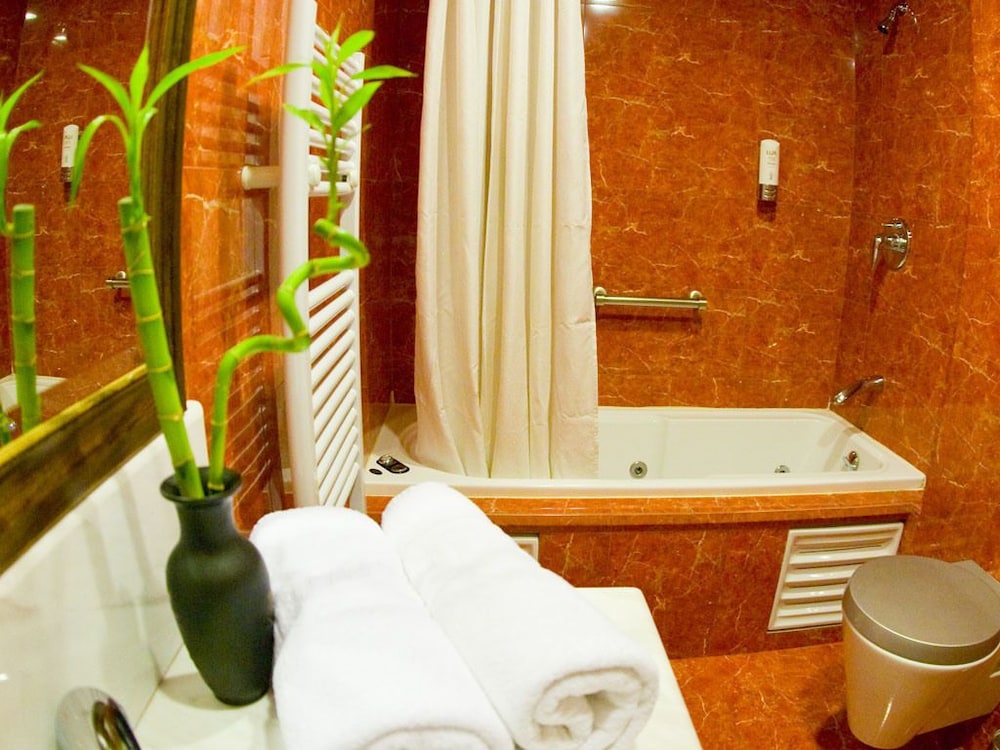 Kyveli Suites 49/50