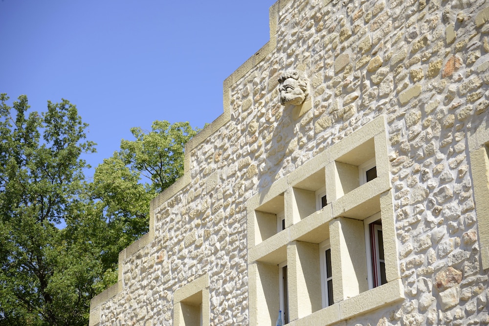 Le Chateau de Pondres 2/68