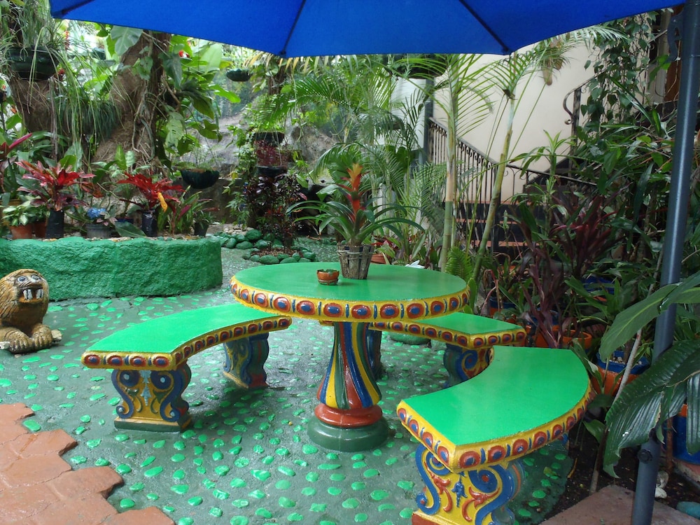 Casa Lima Bed & Breakfast 38/50