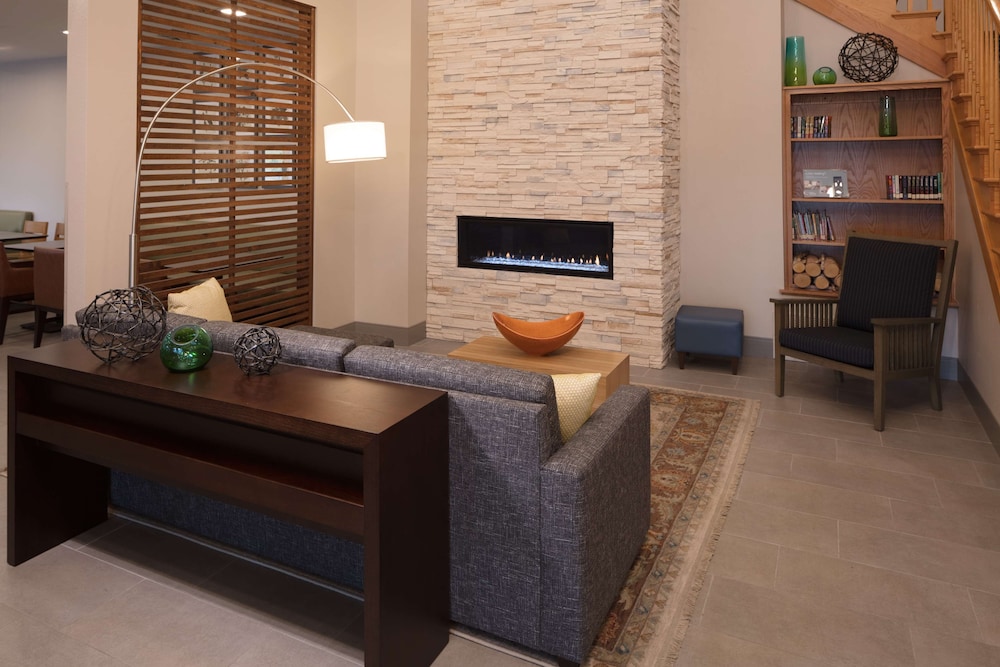 Country Inn & Suites by Radisson, Galena, IL 53/67