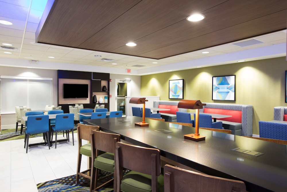 Holiday Inn Express Hastings 49/57