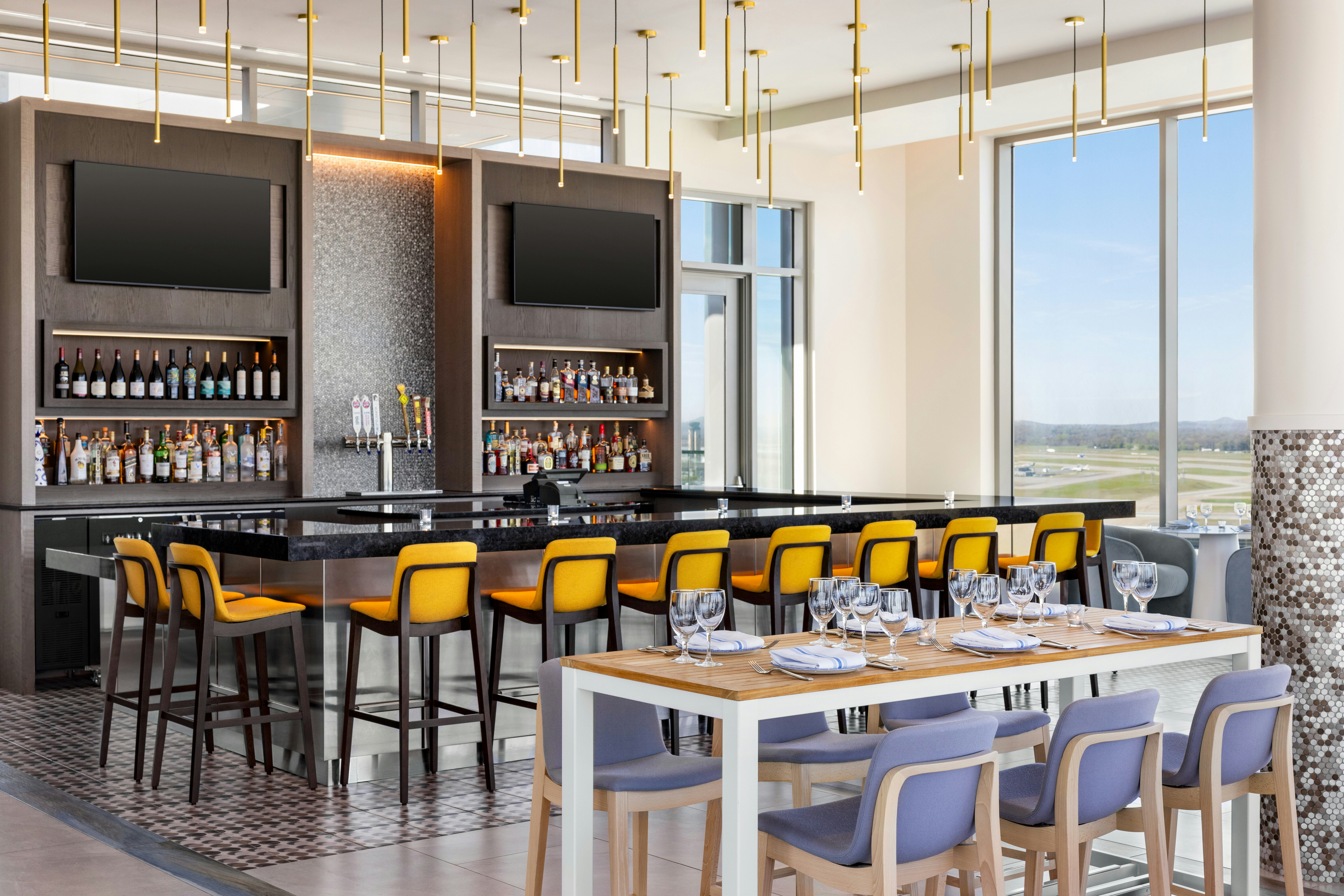 Hilton BNA Nashville Airport Terminal 32/53