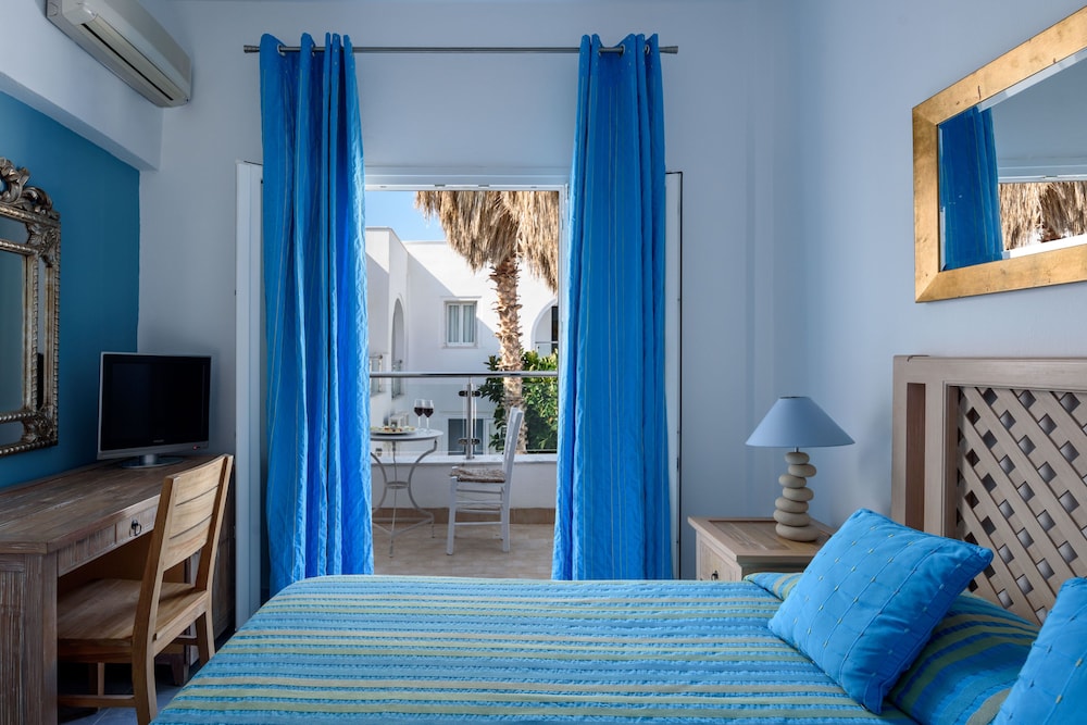 Alesahne Beach Hotel 30/74