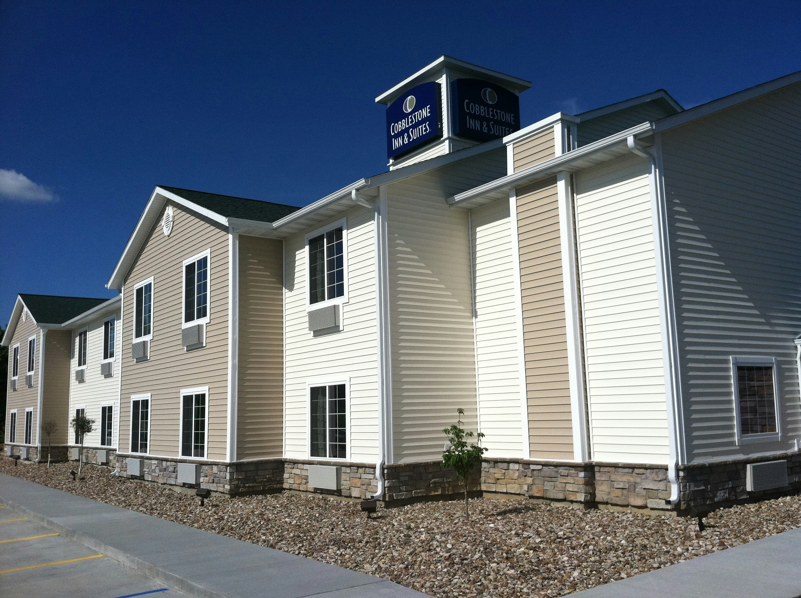 Cobblestone Inn & Suites -- Bloomfield, IA 3/30