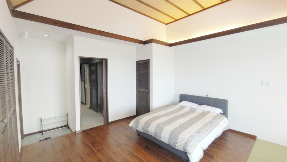 Economy, Studio, 2 Futon Beds