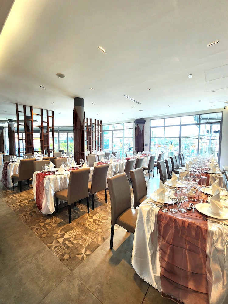 Amalthea Hotel 32/50