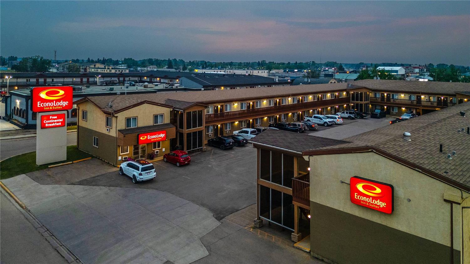Econo Lodge Inn & Suites High Level, AB 3/29