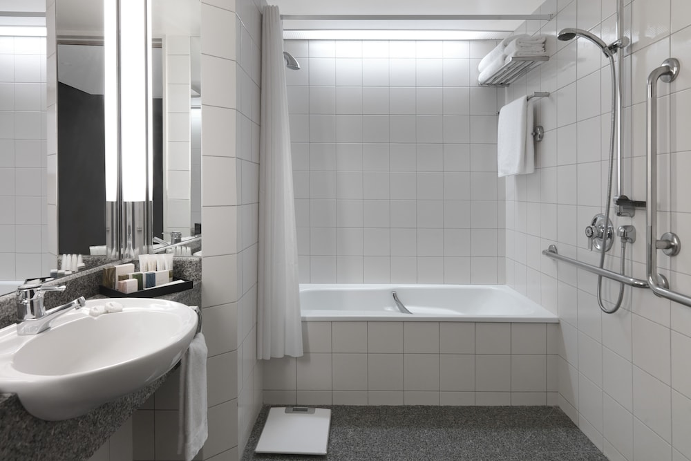 Crowne Plaza Auckland 21/77