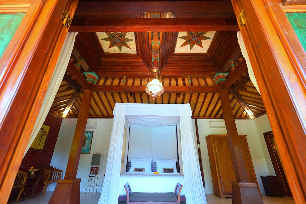 VILLA BERAWA BALI 65/77