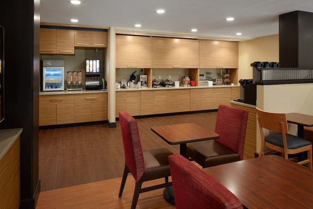 Towneplace Suites by Marriott Danville 2/25