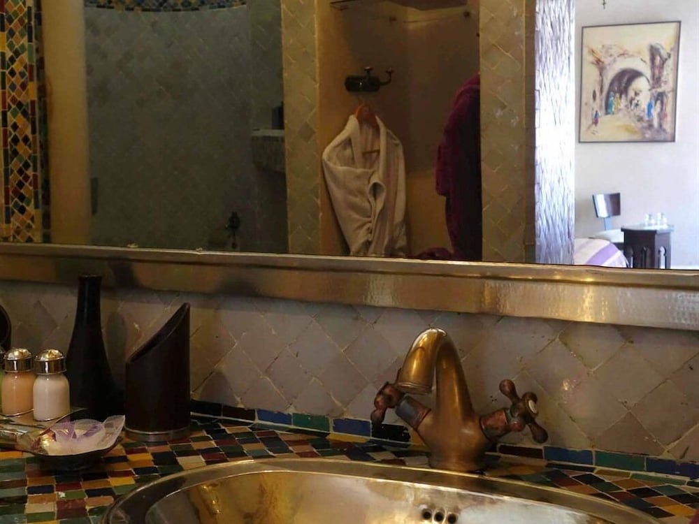 Riad Turquoise 8/81