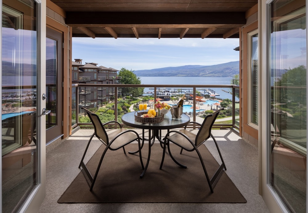 The Cove Lakeside Resort 52/68