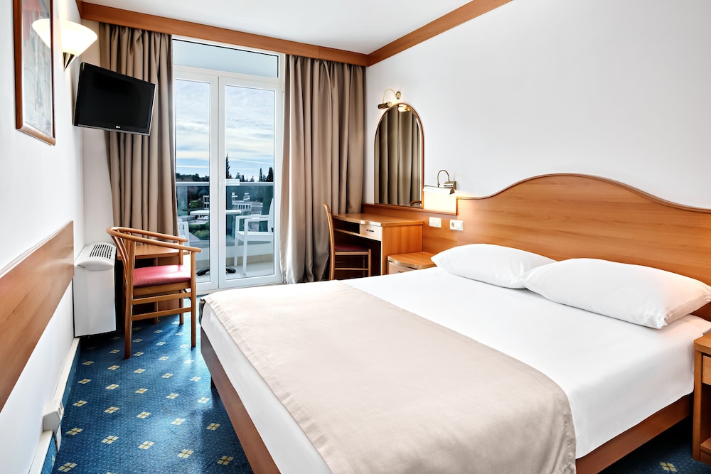 Maistra Select Astarea Hotel 12/49