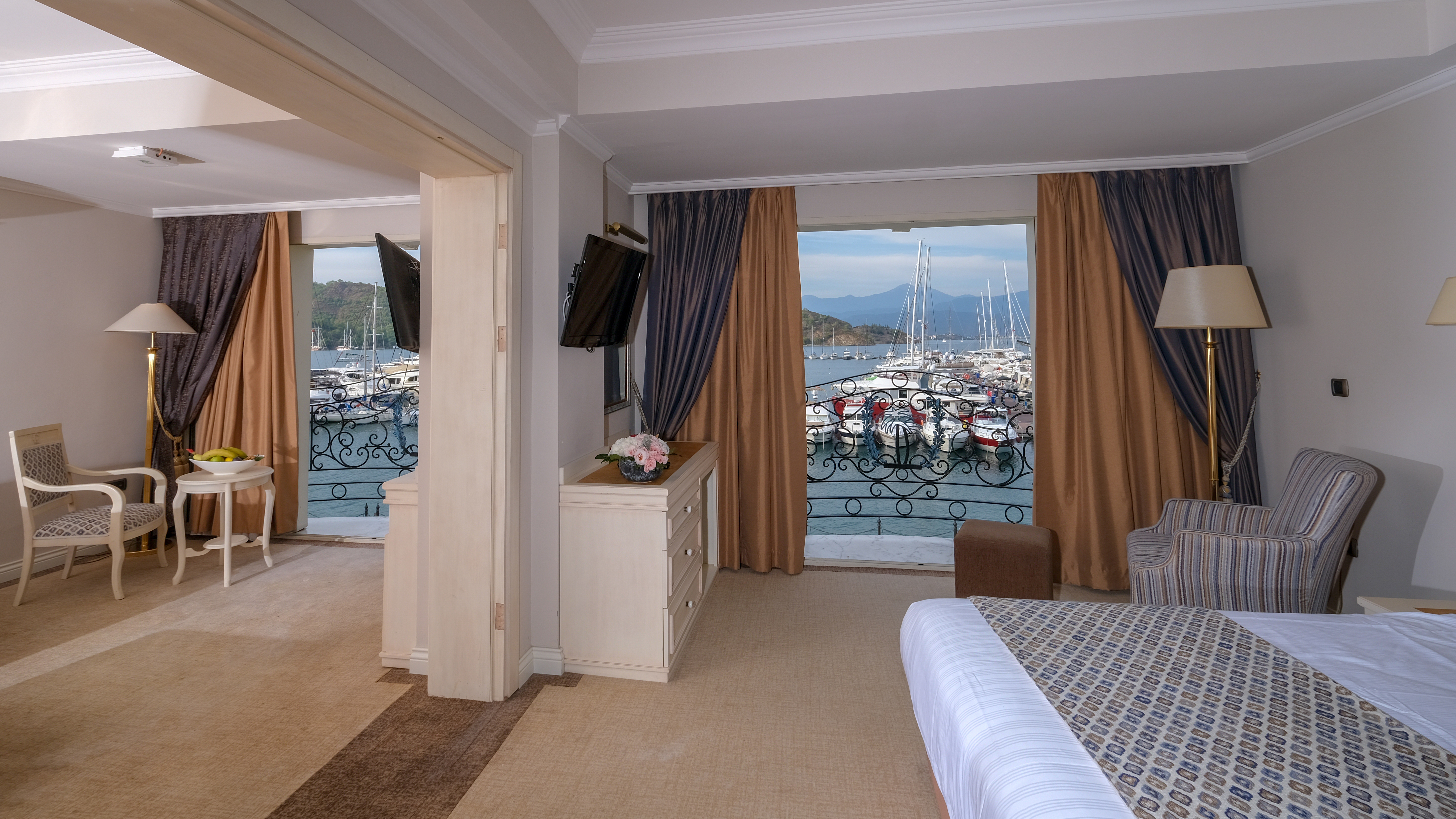 Suite, Sea View