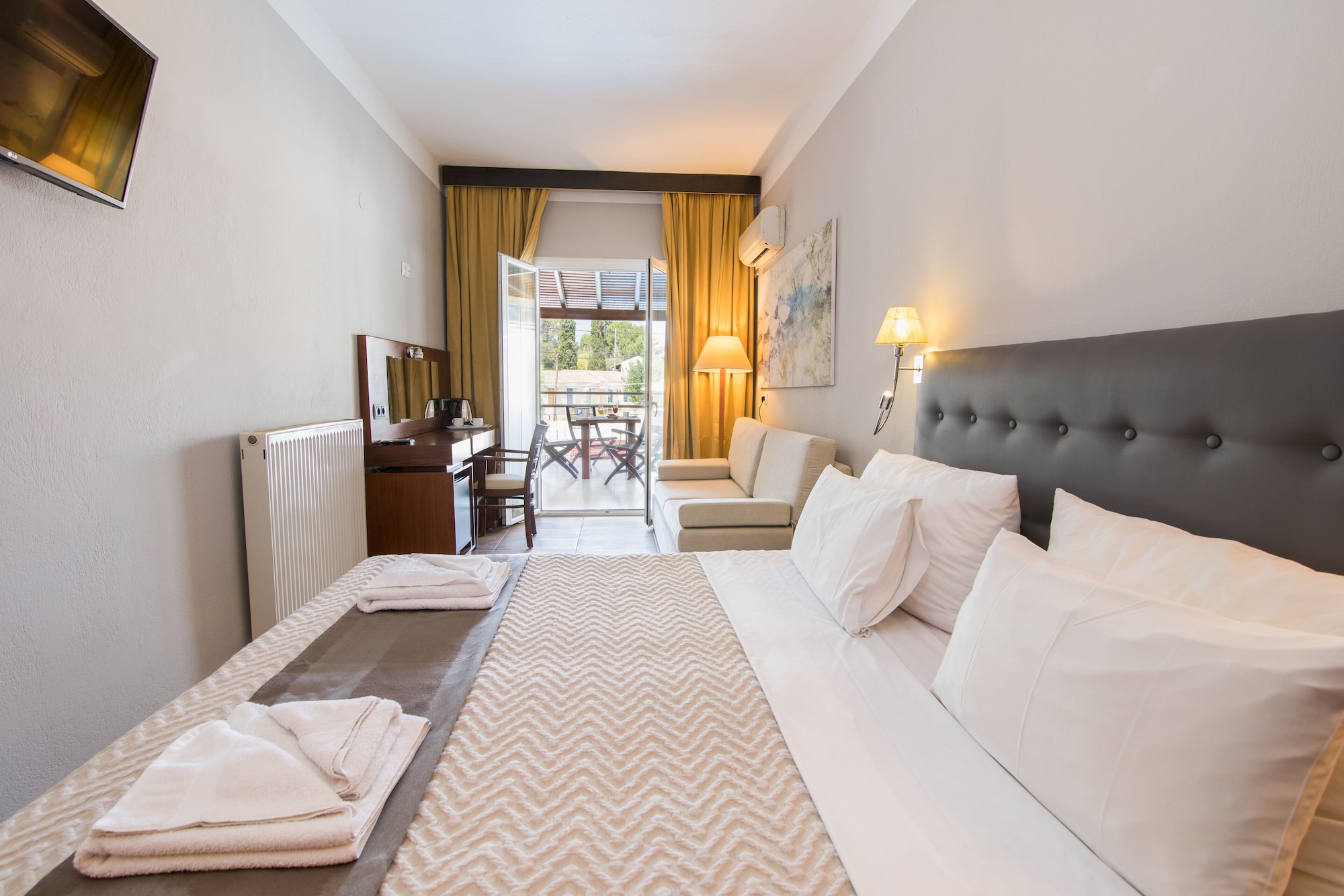JUNIOR SUITE, STUDIO, POOL VIEW