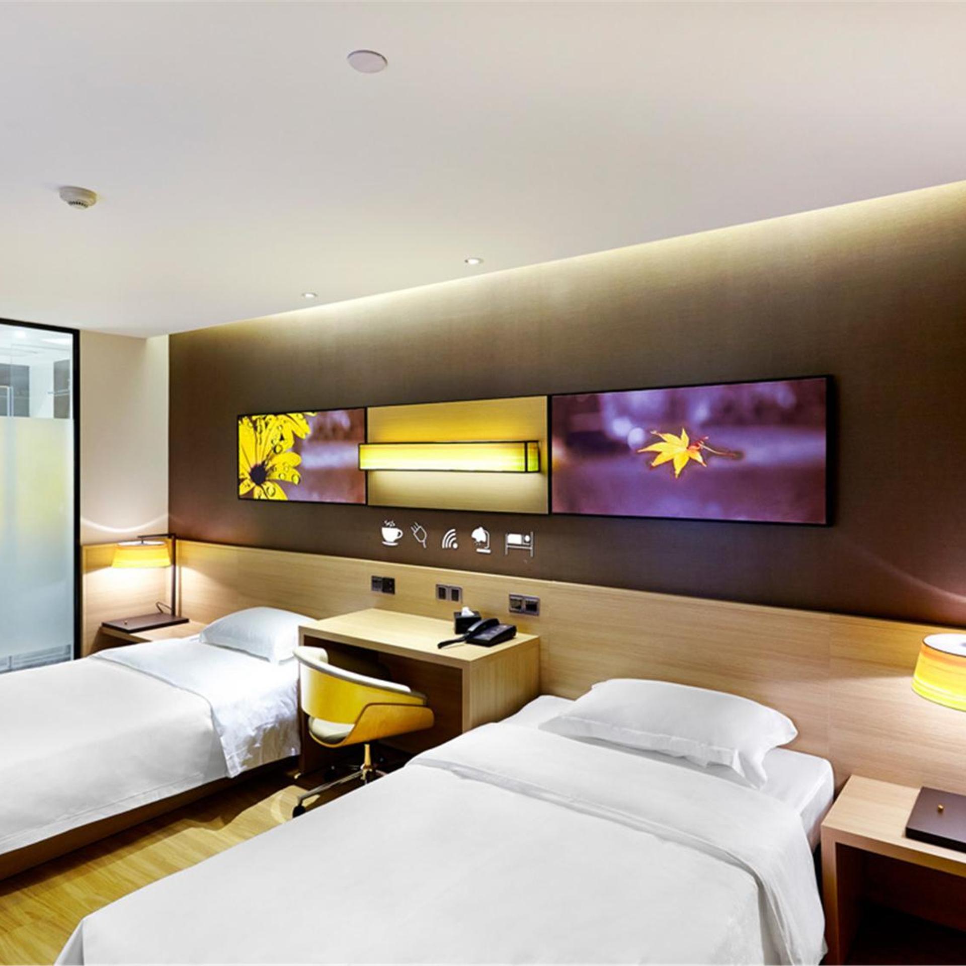 7 Days Premium (Shenzhen Chegongmiao) 13/22