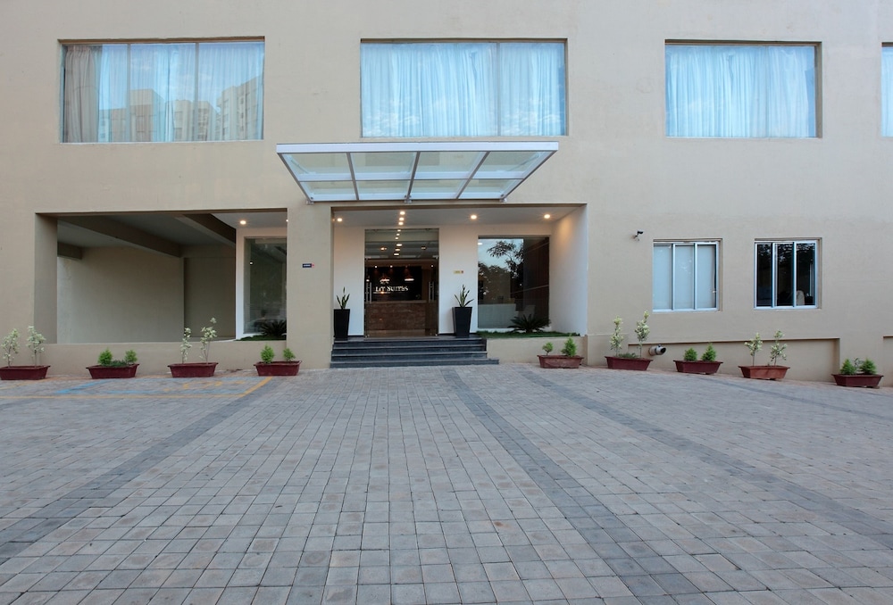 Starlit Suites 45/50