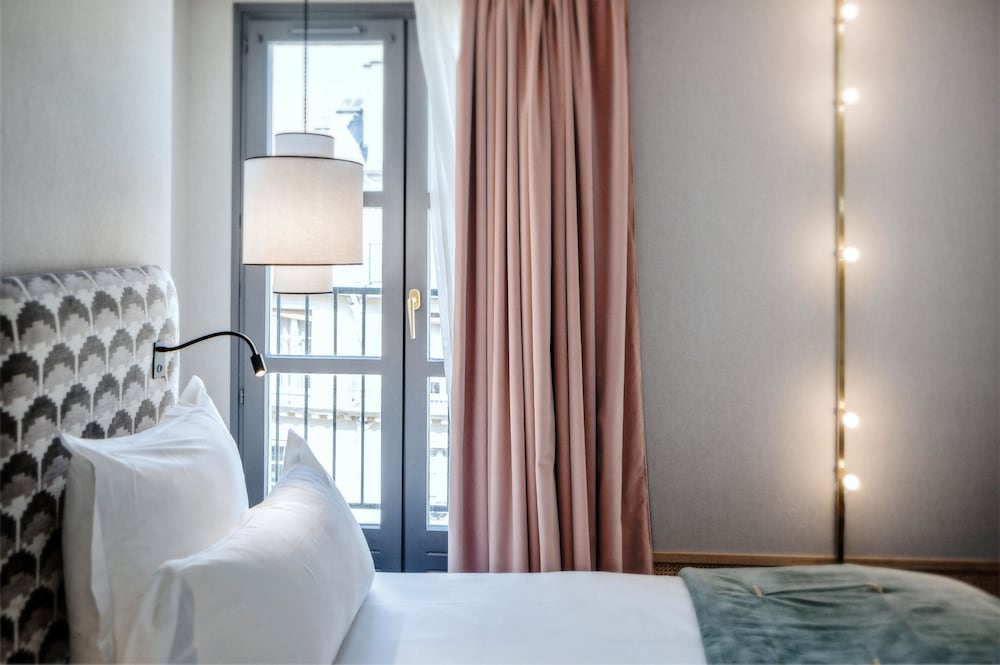 HANDSOME HOTEL BY ELEGANCIA 43/74
