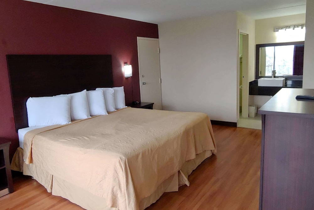 Days Inn by Wyndham Maysville Kentucky 7/30