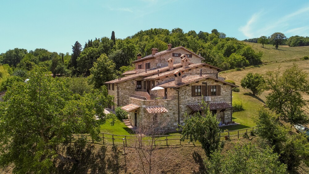 Agriturismo Fonte Chiara 26/35